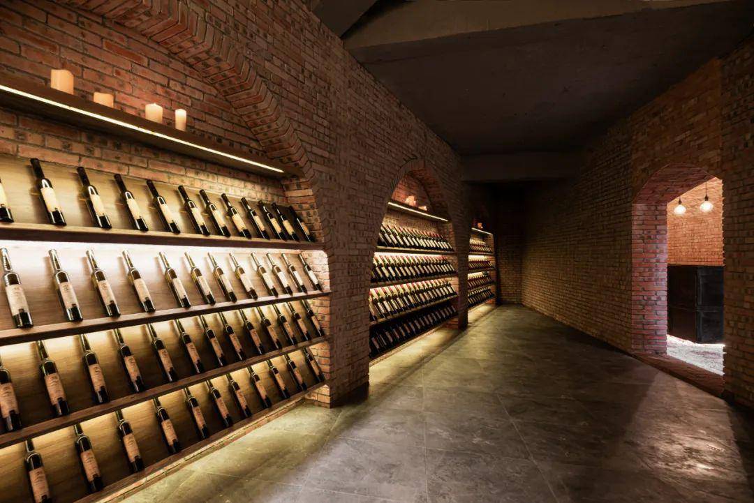  伯恩利酒窖军团火力全开特夫摩尔焚毁访客